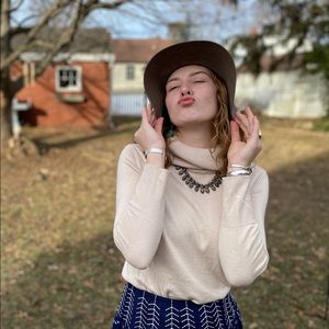 Meet your Posher, Hannah